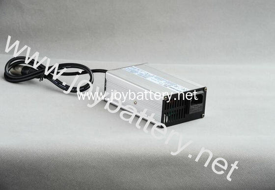 48V Li ion Battery Charger 55V 2A for E bike / Scooter，54.6V 5A Battery Charger Electric Scooter Charger 48V 5A